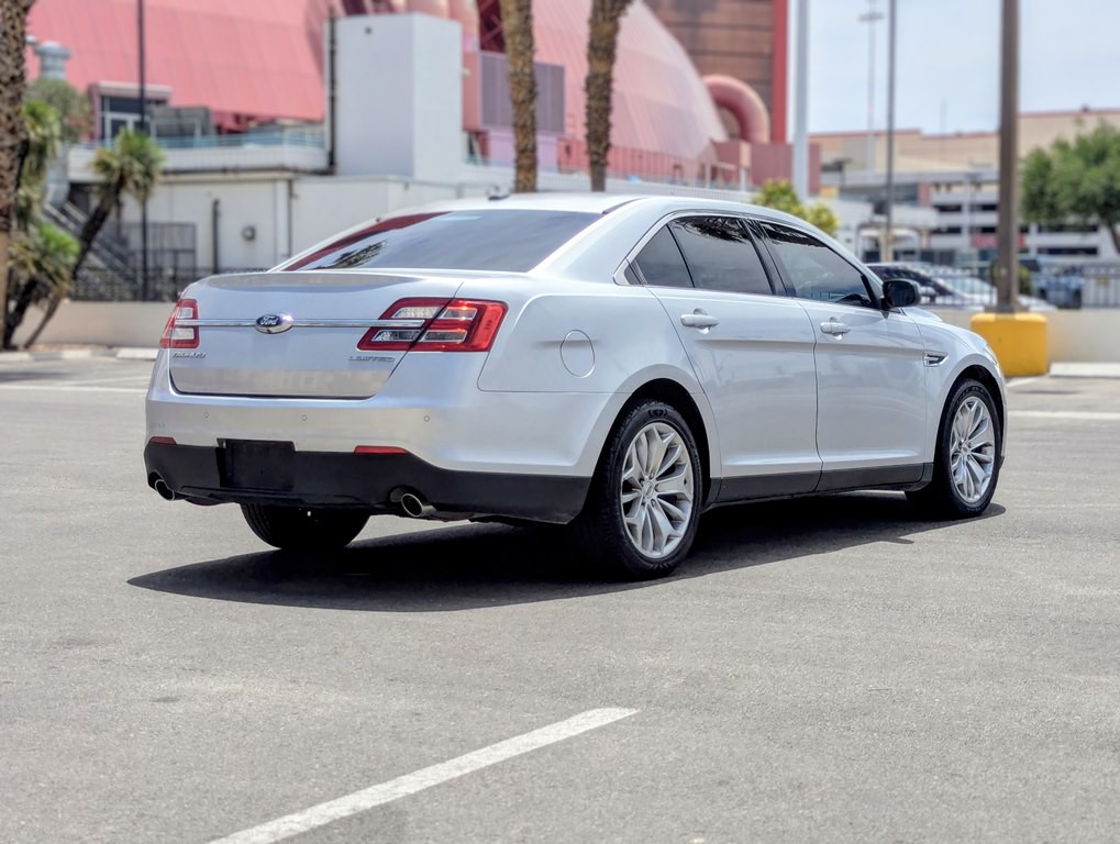 2019 Ford Taurus Image 3