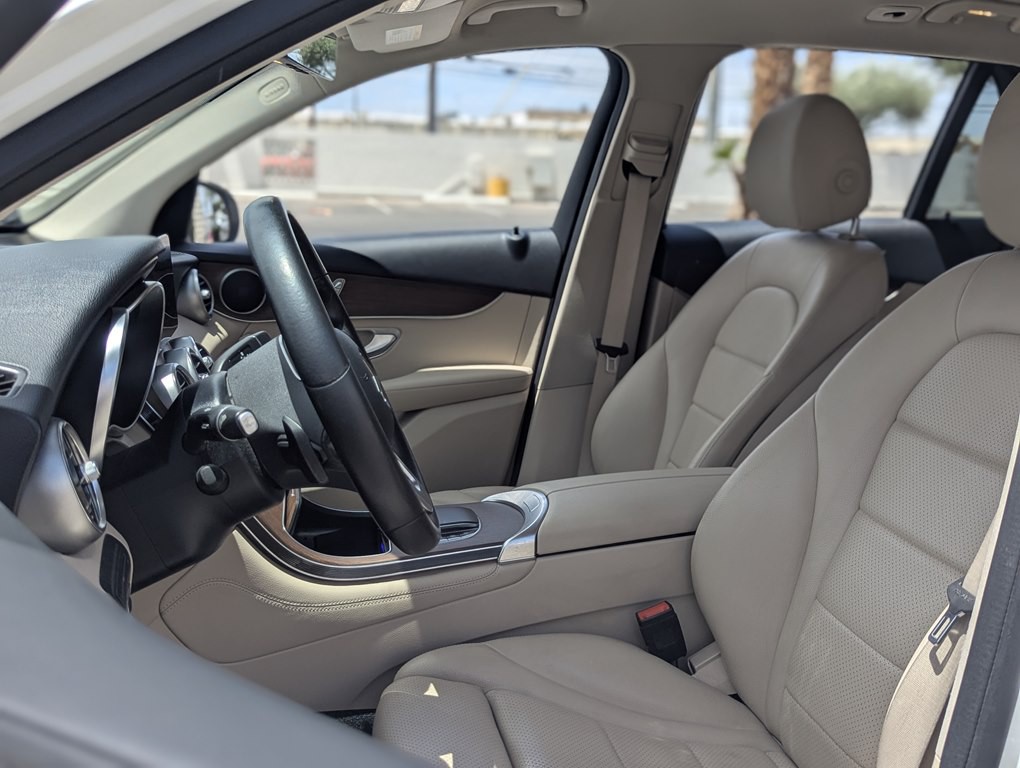 2021 Mercedes-Benz GLC-Class Image 8