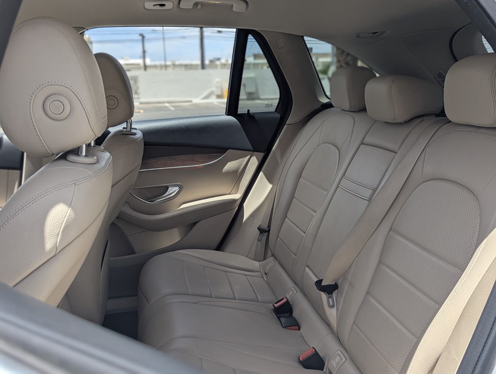 2021 Mercedes-Benz GLC-Class Image 9