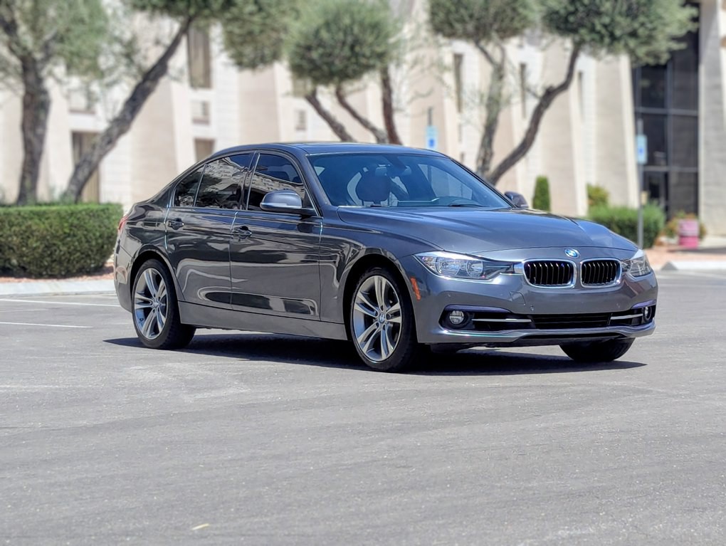 2016 BMW 3 Series Image 2