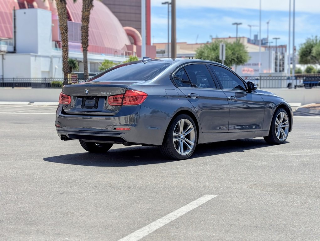 2016 BMW 3 Series Image 4