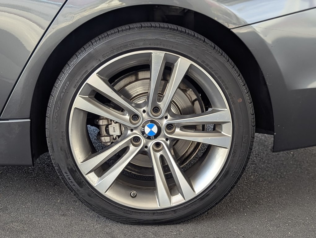 2016 BMW 3 Series Image 10