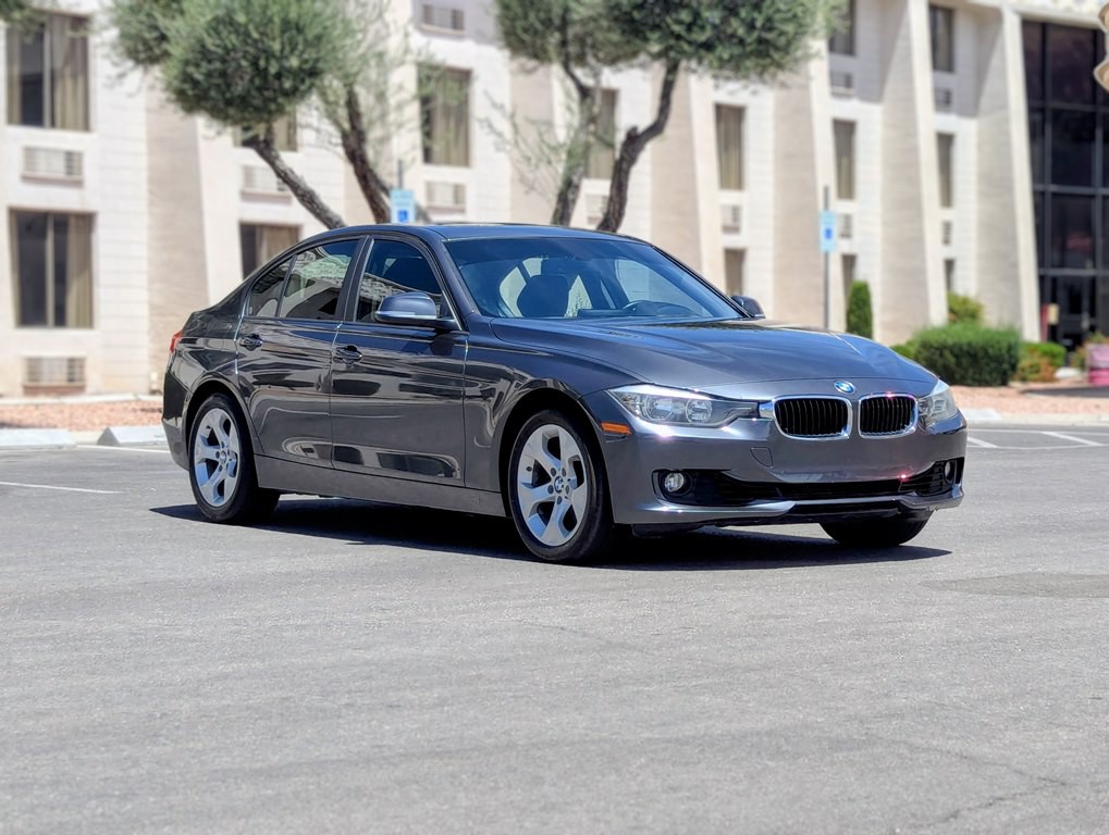 2015 BMW 3 Series Image 2