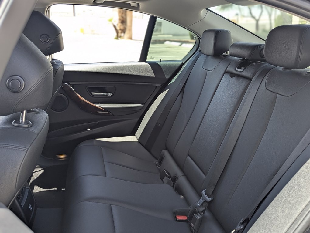 2015 BMW 3 Series Image 9