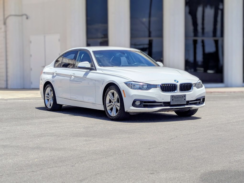2016 BMW 3 Series Image 2