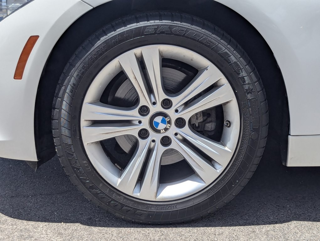 2016 BMW 3 Series Image 10