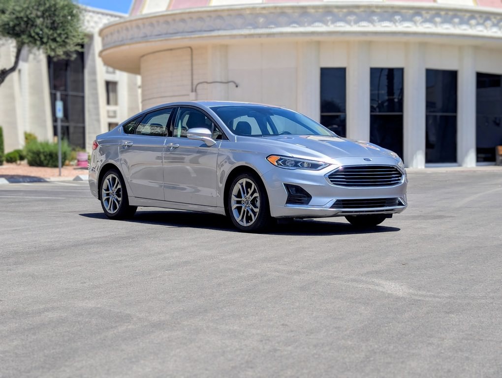 2020 Ford Fusion Image 2