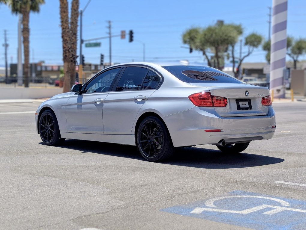2013 BMW 3 Series Image 3
