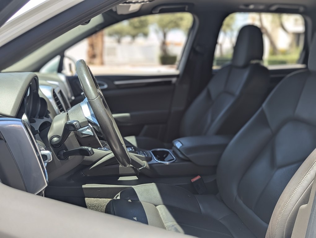 2016 Porsche Cayenne Image 8