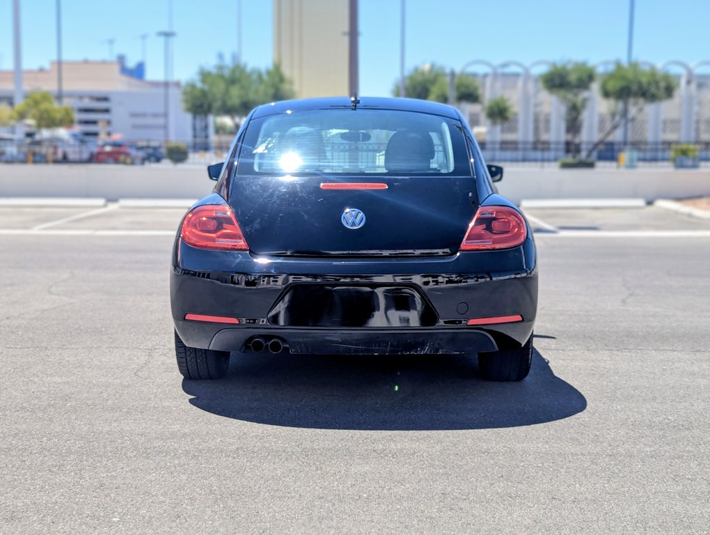 2012 Volkswagen Beetle Image 3