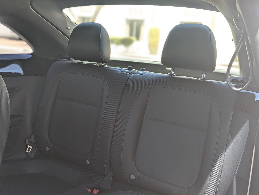 2012 Volkswagen Beetle Image 6