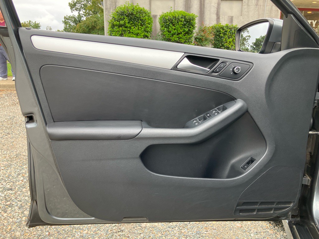 2013 Volkswagen Jetta Image 11