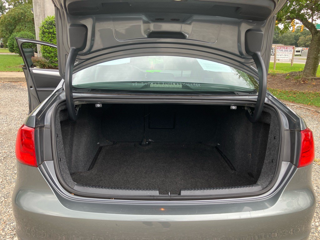 2013 Volkswagen Jetta Image 17