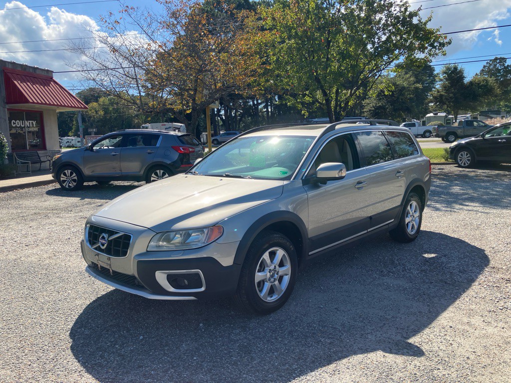 2011 Volvo XC70 Image 2