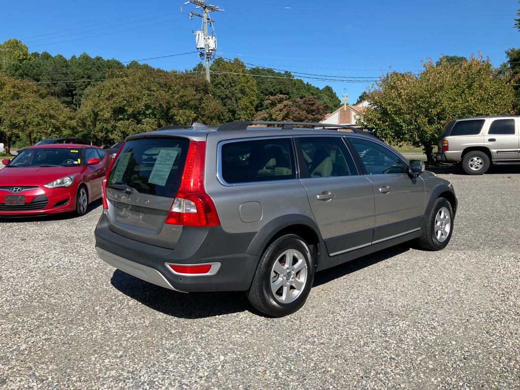 2011 Volvo XC70 Image 6