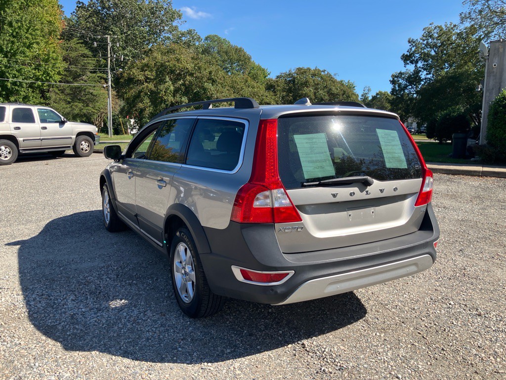 2011 Volvo XC70 Image 8