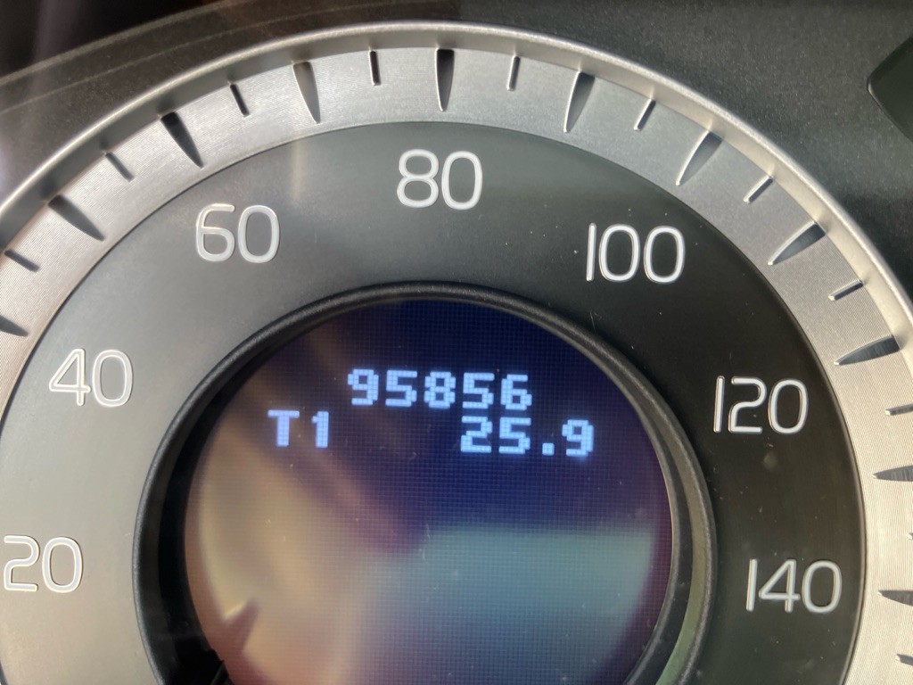 2011 Volvo XC70 Image 16
