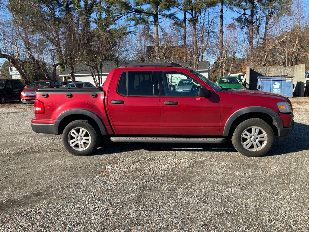 2010 Ford Explorer Image 1