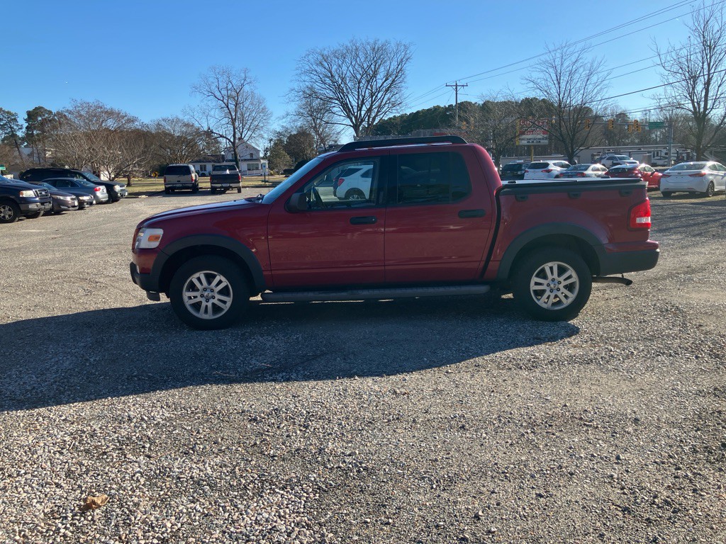 2010 Ford Explorer Image 2