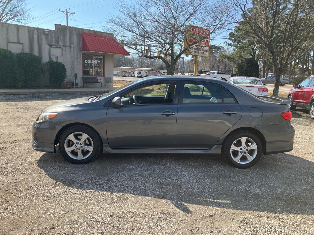 2012 Toyota Corolla Image 1