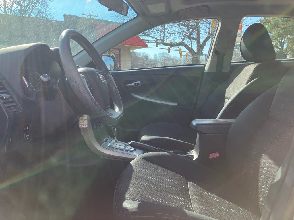 2012 Toyota Corolla Image 12