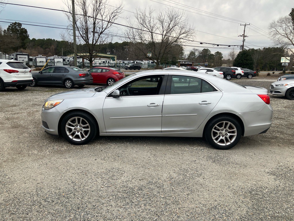 2015 Chevrolet Malibu Image 1