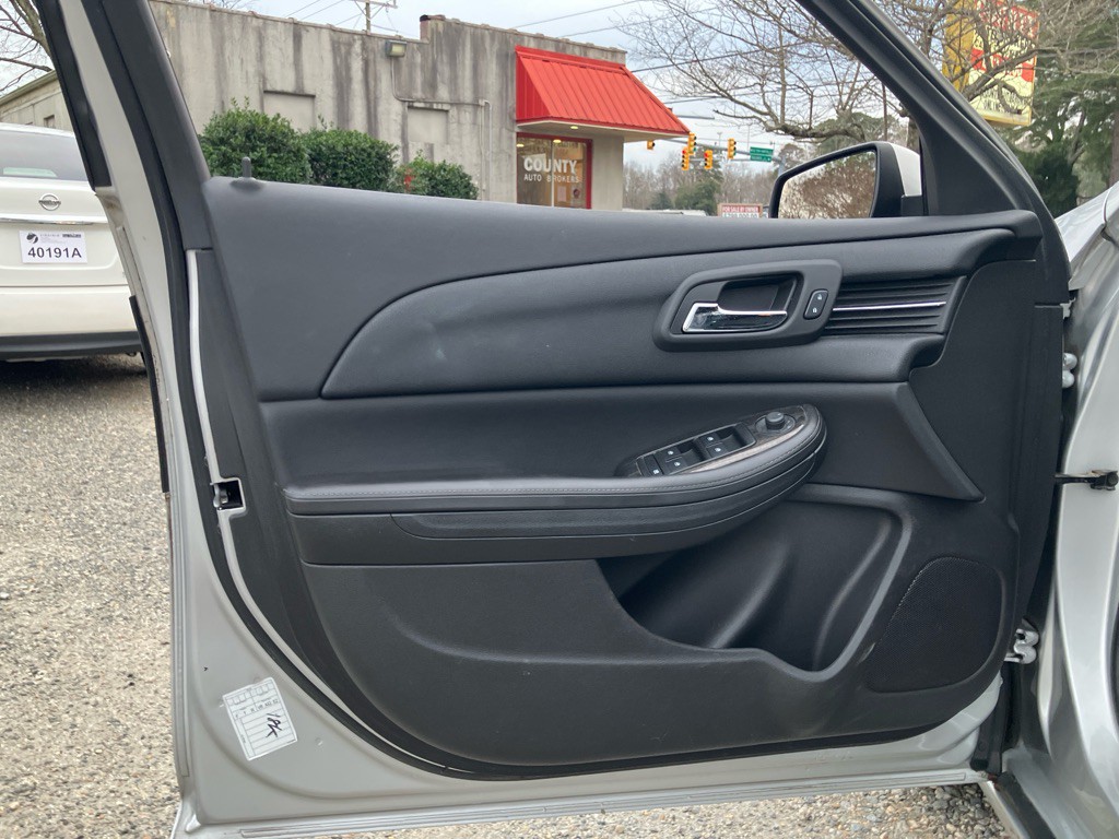 2015 Chevrolet Malibu Image 10