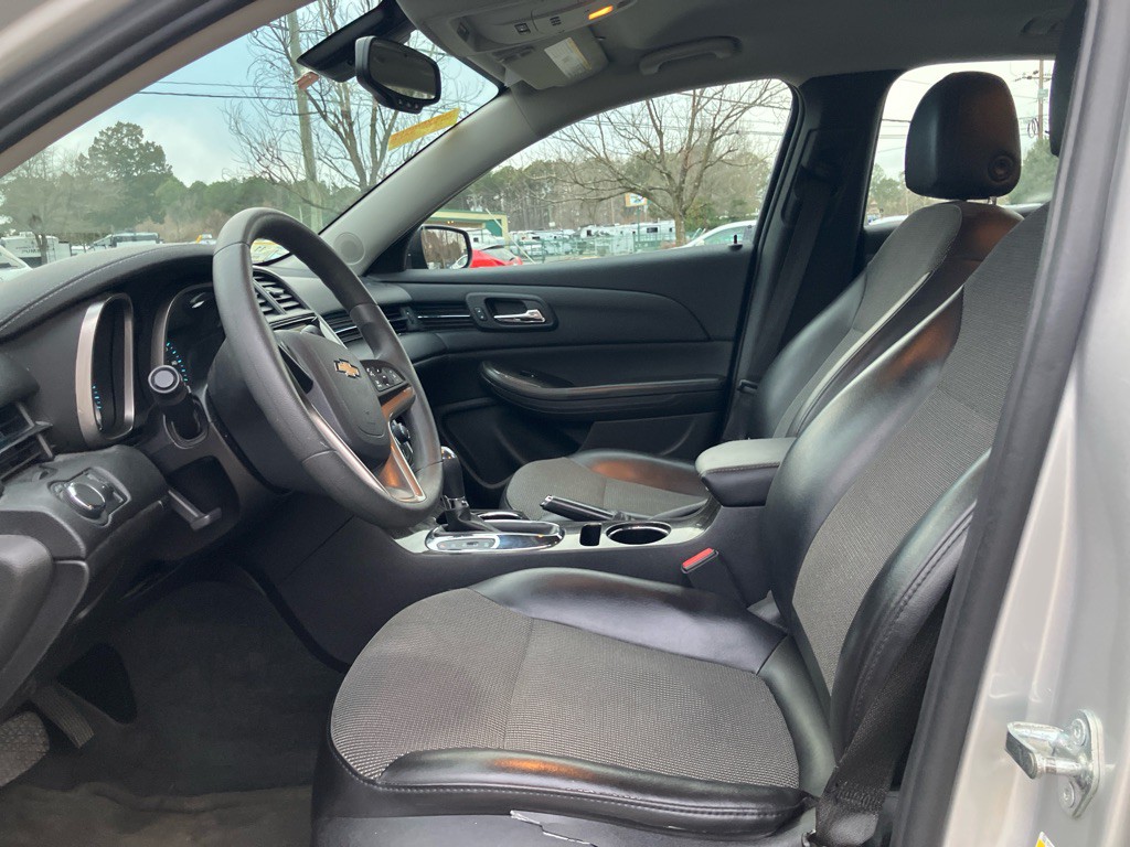 2015 Chevrolet Malibu Image 11