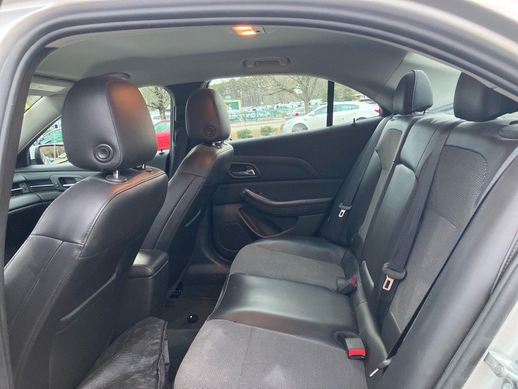 2015 Chevrolet Malibu Image 12