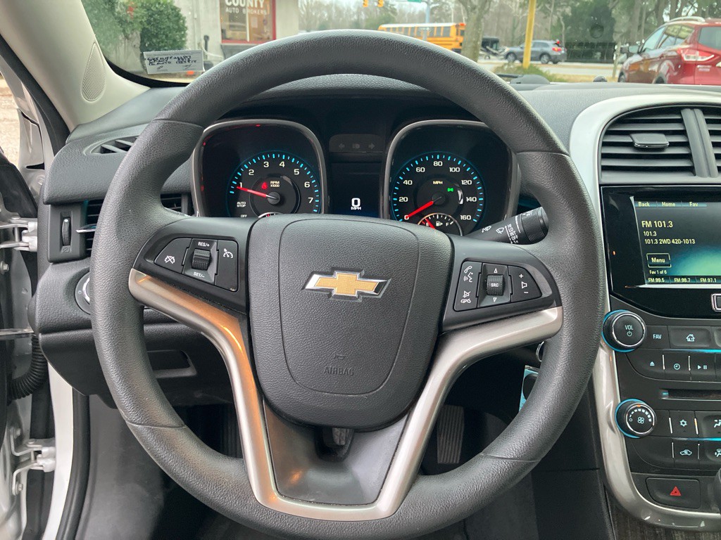 2015 Chevrolet Malibu Image 13