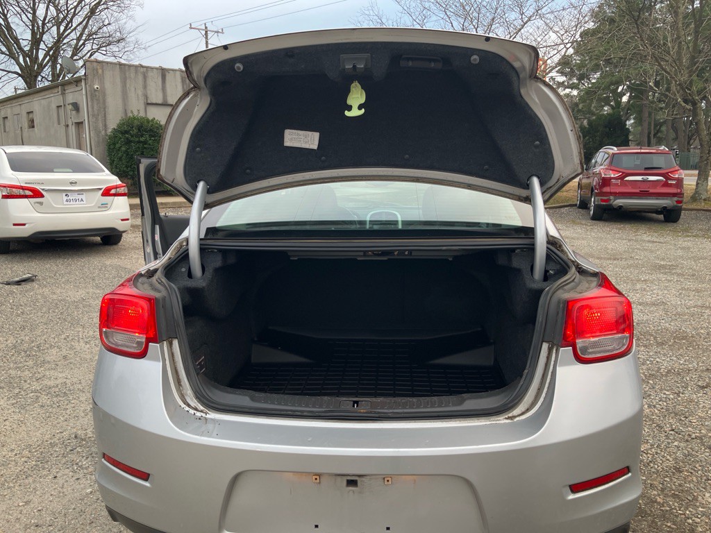 2015 Chevrolet Malibu Image 16