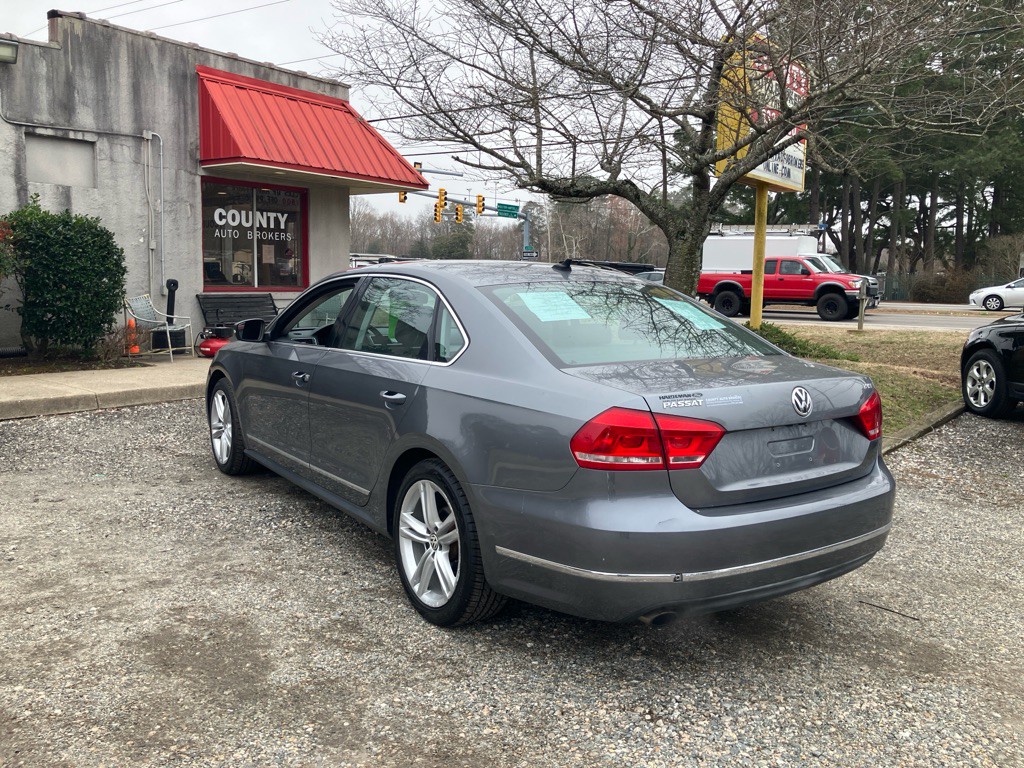 2015 Volkswagen Passat Image 9