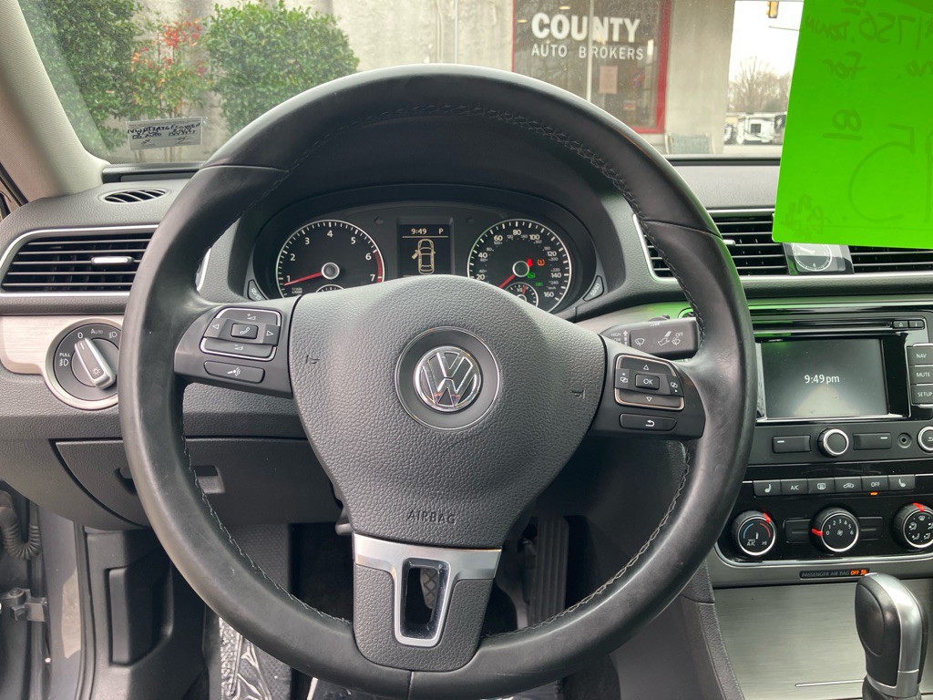 2015 Volkswagen Passat Image 13