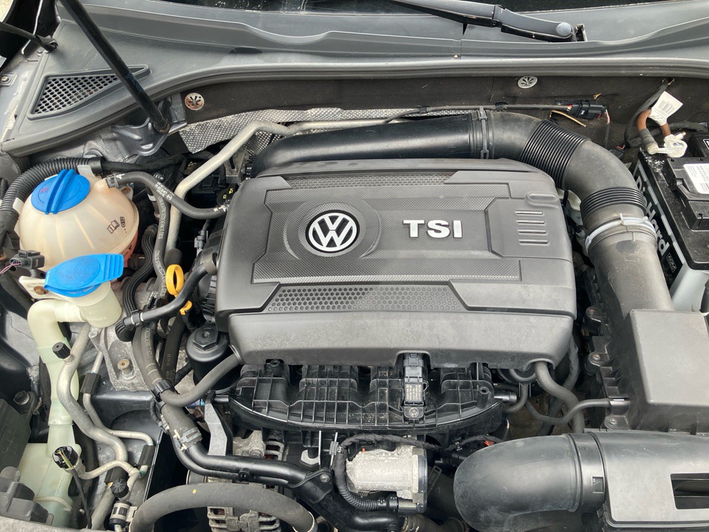 2015 Volkswagen Passat Image 16