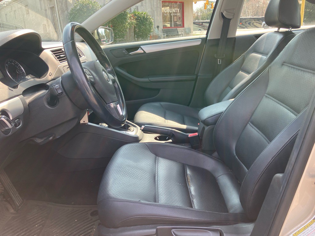 2013 Volkswagen Jetta Image 12