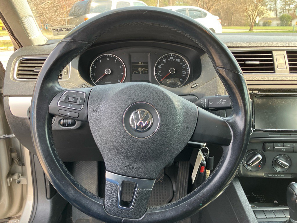 2013 Volkswagen Jetta Image 14
