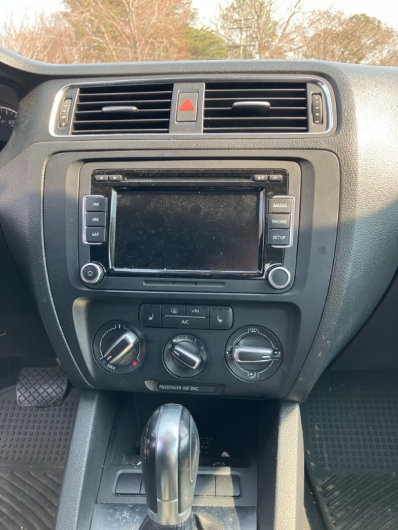 2013 Volkswagen Jetta Image 15