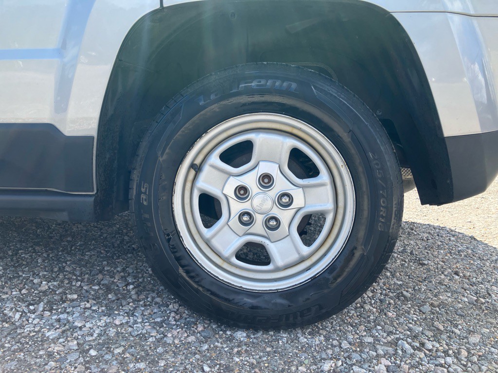 2017 Jeep Patriot Image 9