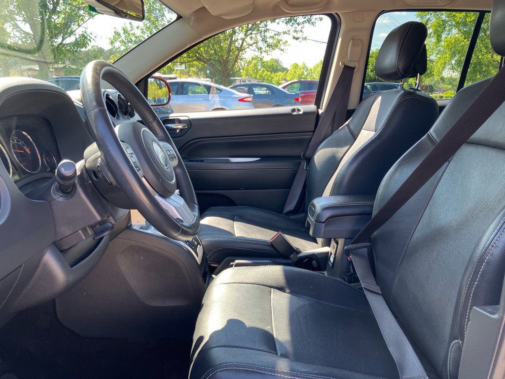 2015 Jeep Compass Image 11