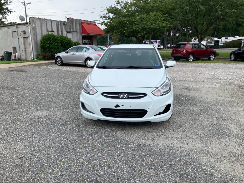 2015 Hyundai Accent Image 3