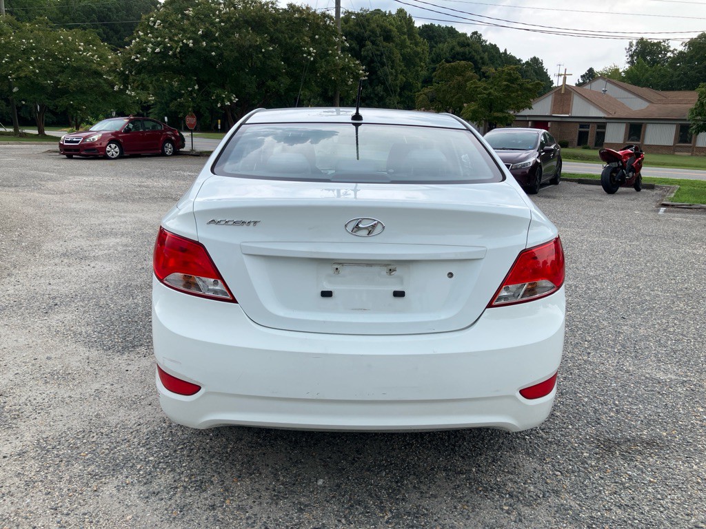 2015 Hyundai Accent Image 7