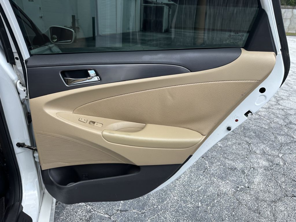 2012 Hyundai Sonata Image 16