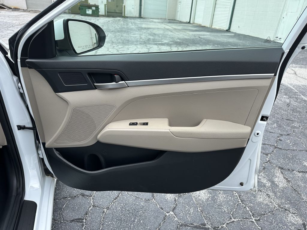 2020 Hyundai Elantra Image 10