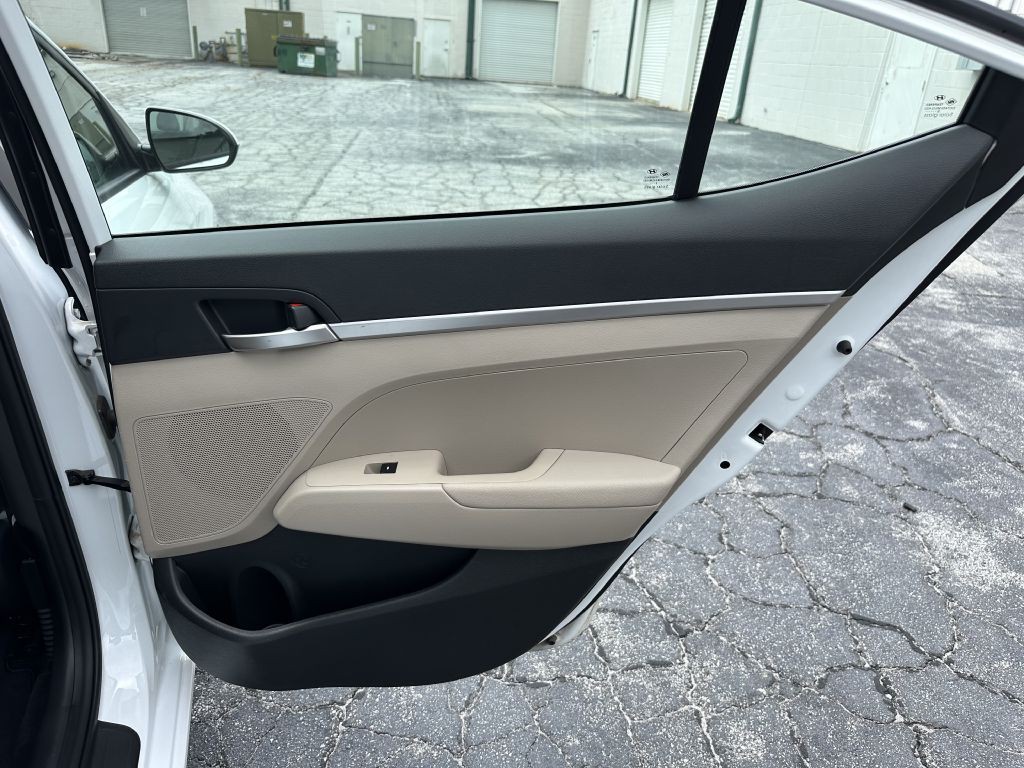 2020 Hyundai Elantra Image 12