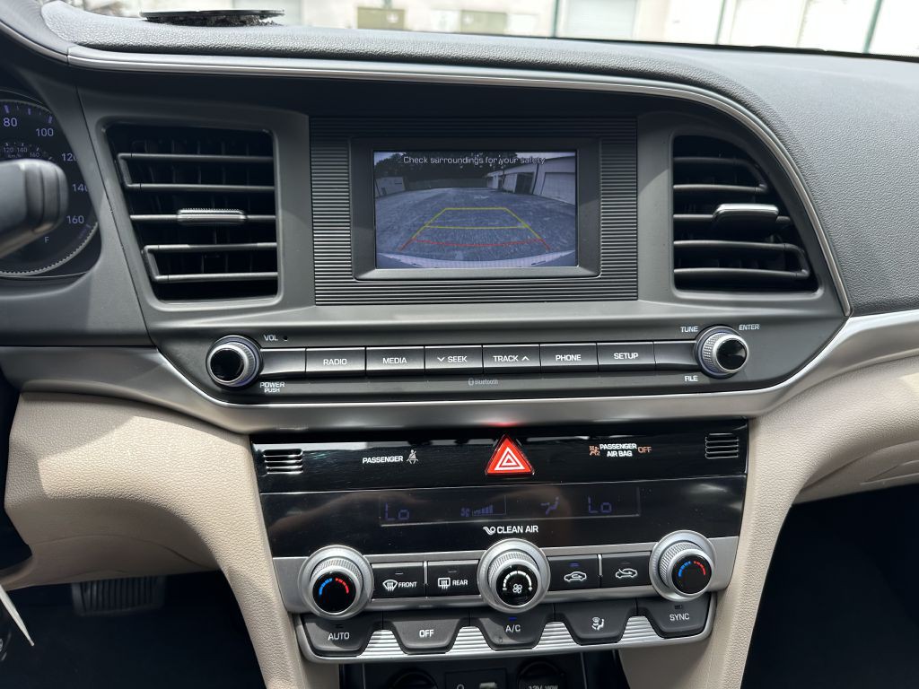2020 Hyundai Elantra Image 23