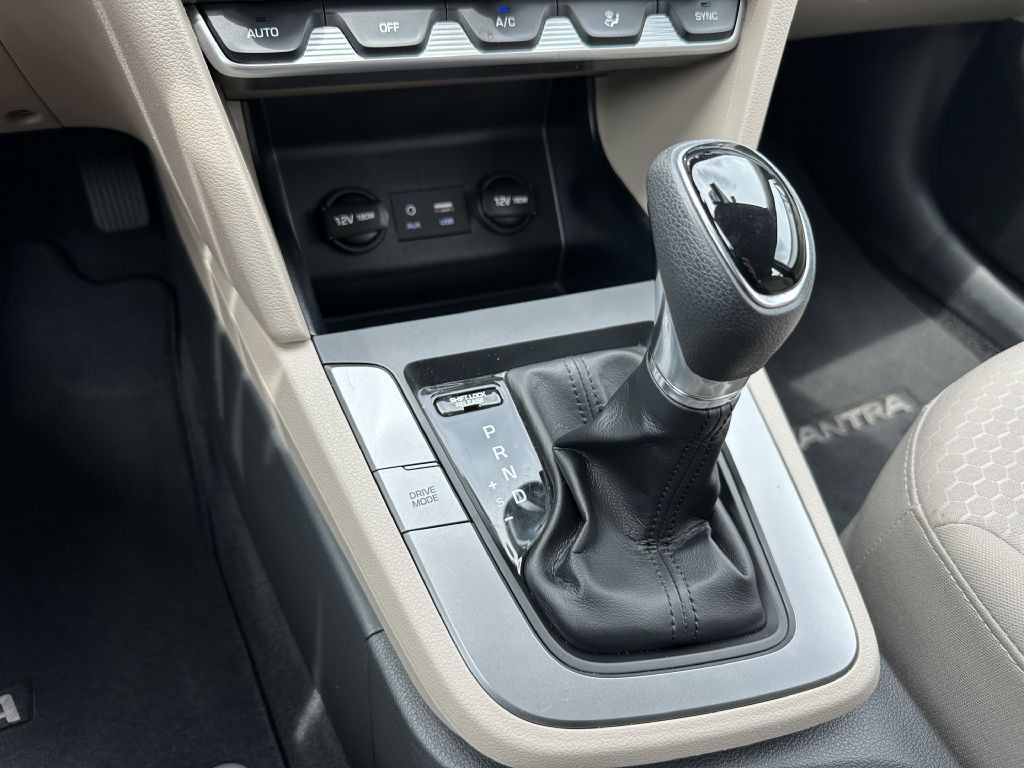 2020 Hyundai Elantra Image 24