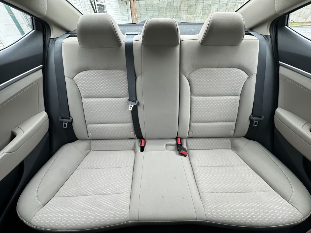 2020 Hyundai Elantra Image 29
