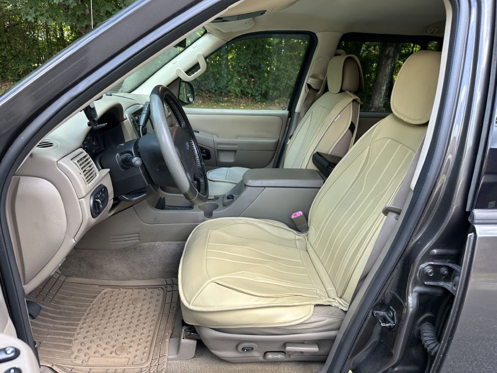2005 Ford Explorer Image 11