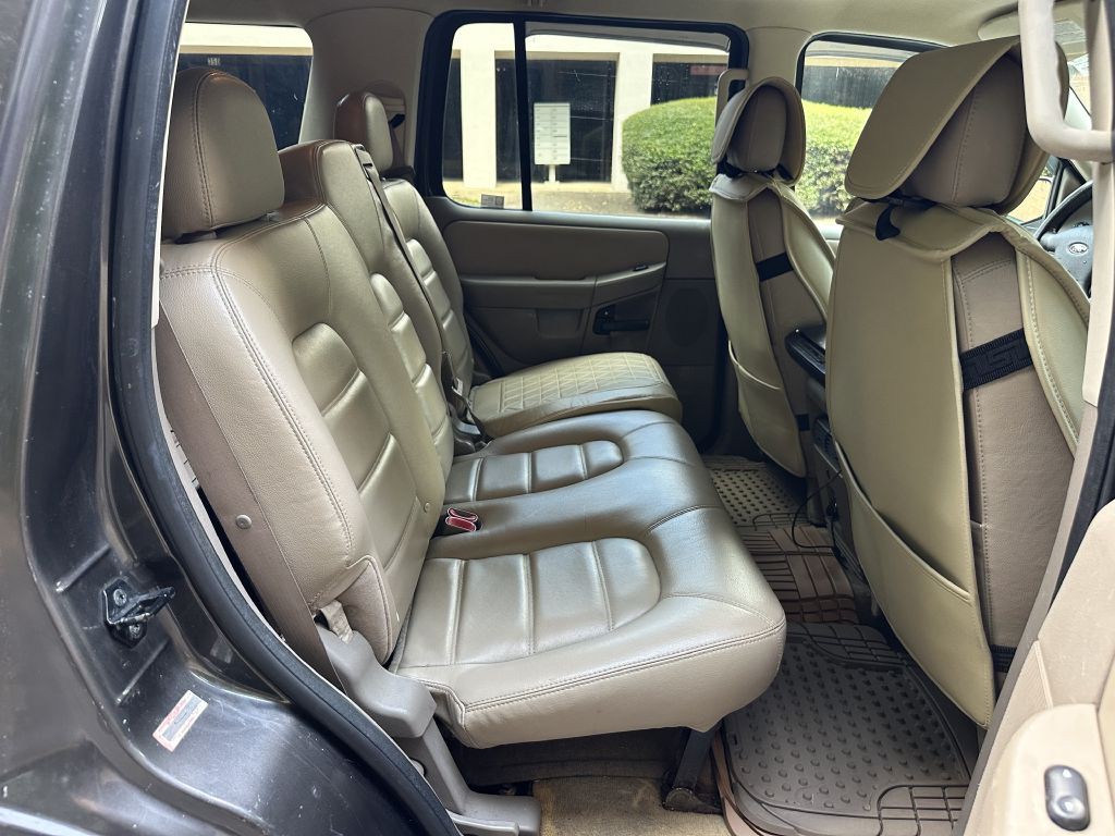 2005 Ford Explorer Image 15