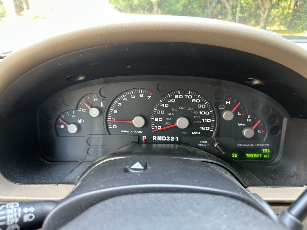 2005 Ford Explorer Image 24